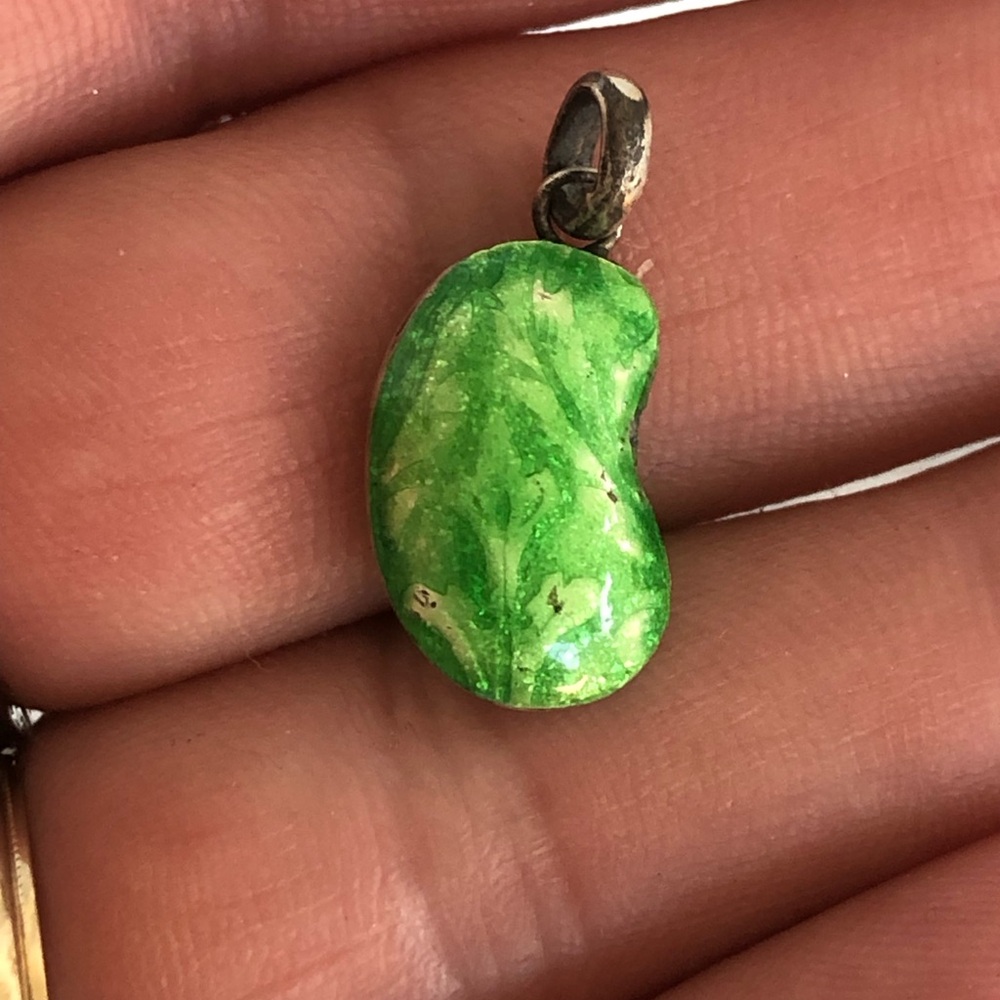 Victorian enameled lucky bean charm. - Picture 4 of 6